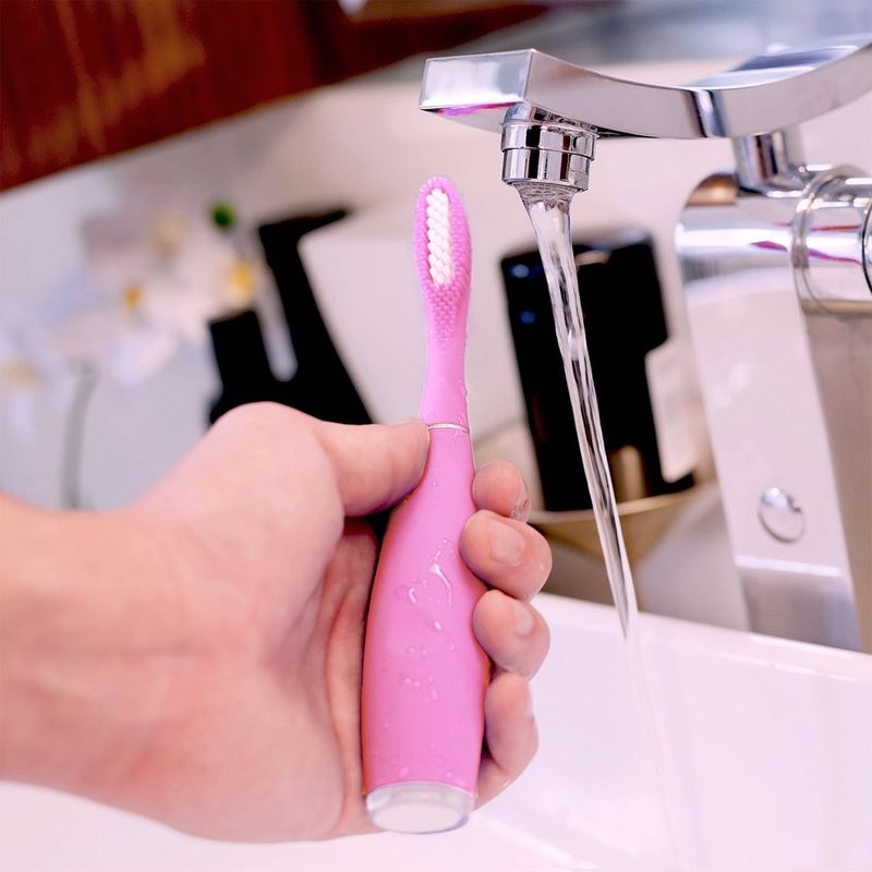 فرشاة أسنان فوريو إسّا 2 الكهربائية باللون الوردي اللؤلؤي