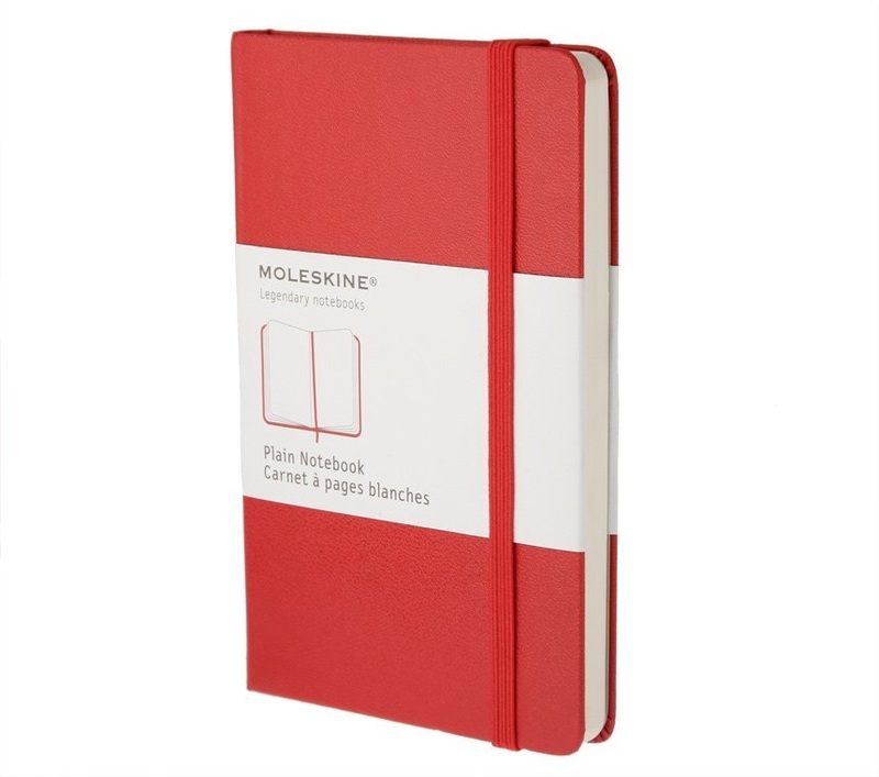 دفتر كبير الحجم بصفحات عادية باللون الأحمر وغلاف مقوى من موليسكن