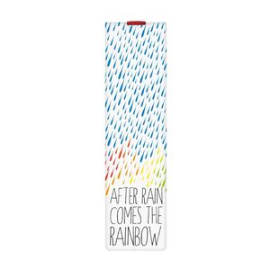 فاصل كتاب لمجموعة عشاق الكتب بطبعة تحمل عبارة "After The Rain Comes The Rainbow" من Legami
