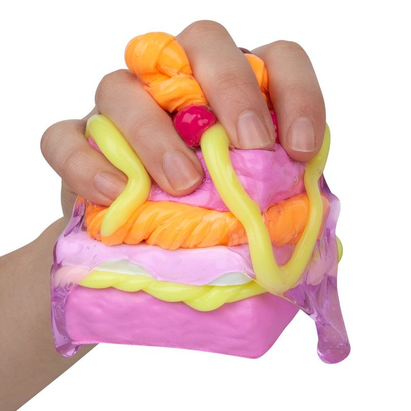 Slimy Cafe Raspberry Square Cake